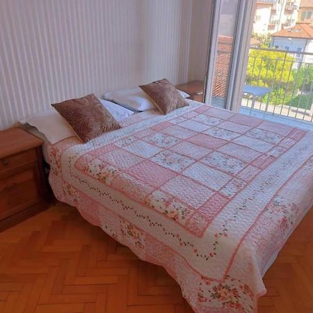 מסטרה Linda'S Apparment Rooms מראה חיצוני תמונה